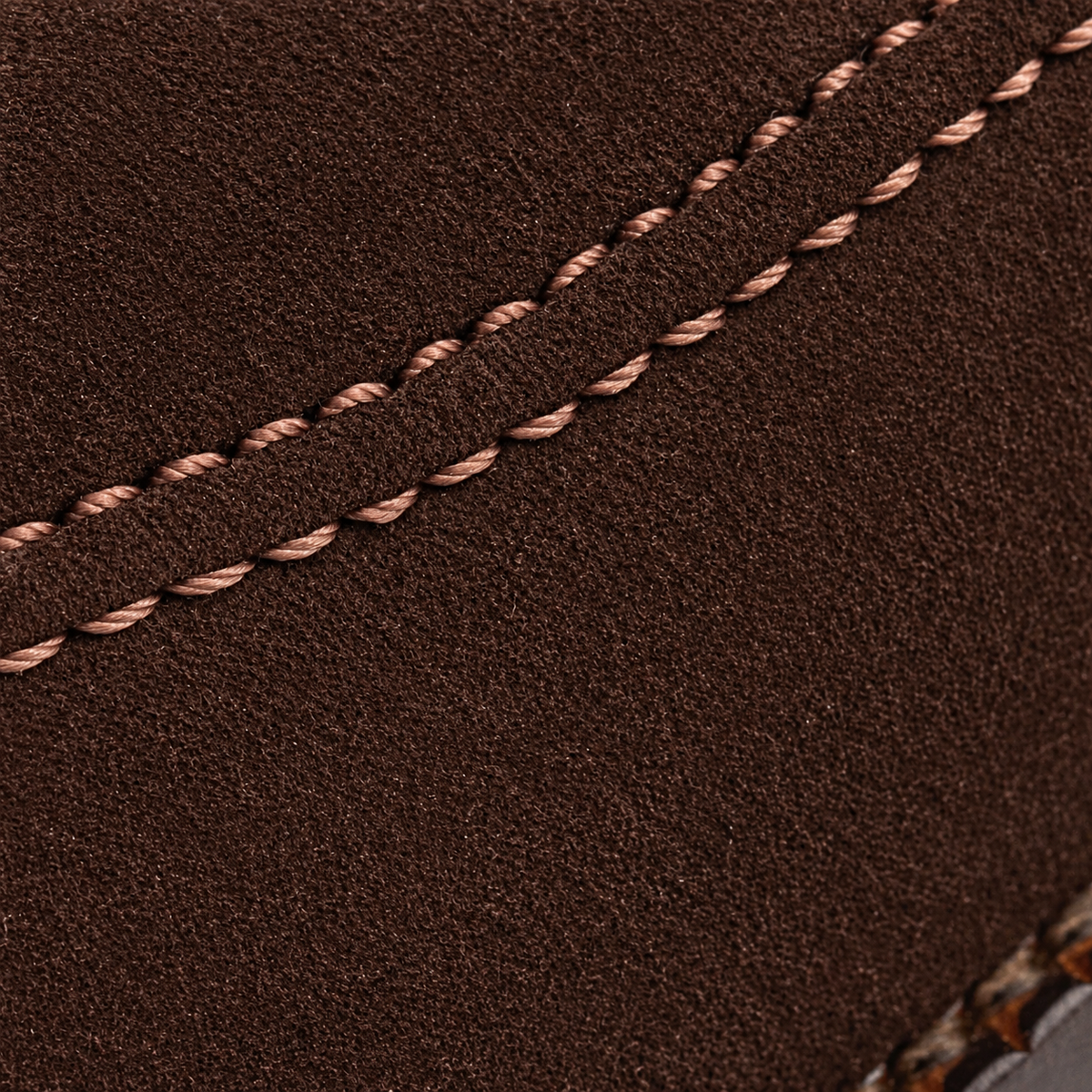 Крупный план замши и швов Penny Loafer Suede Brown