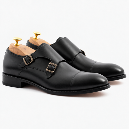 Double Monk Black — пара с двух ракурсов на колодках